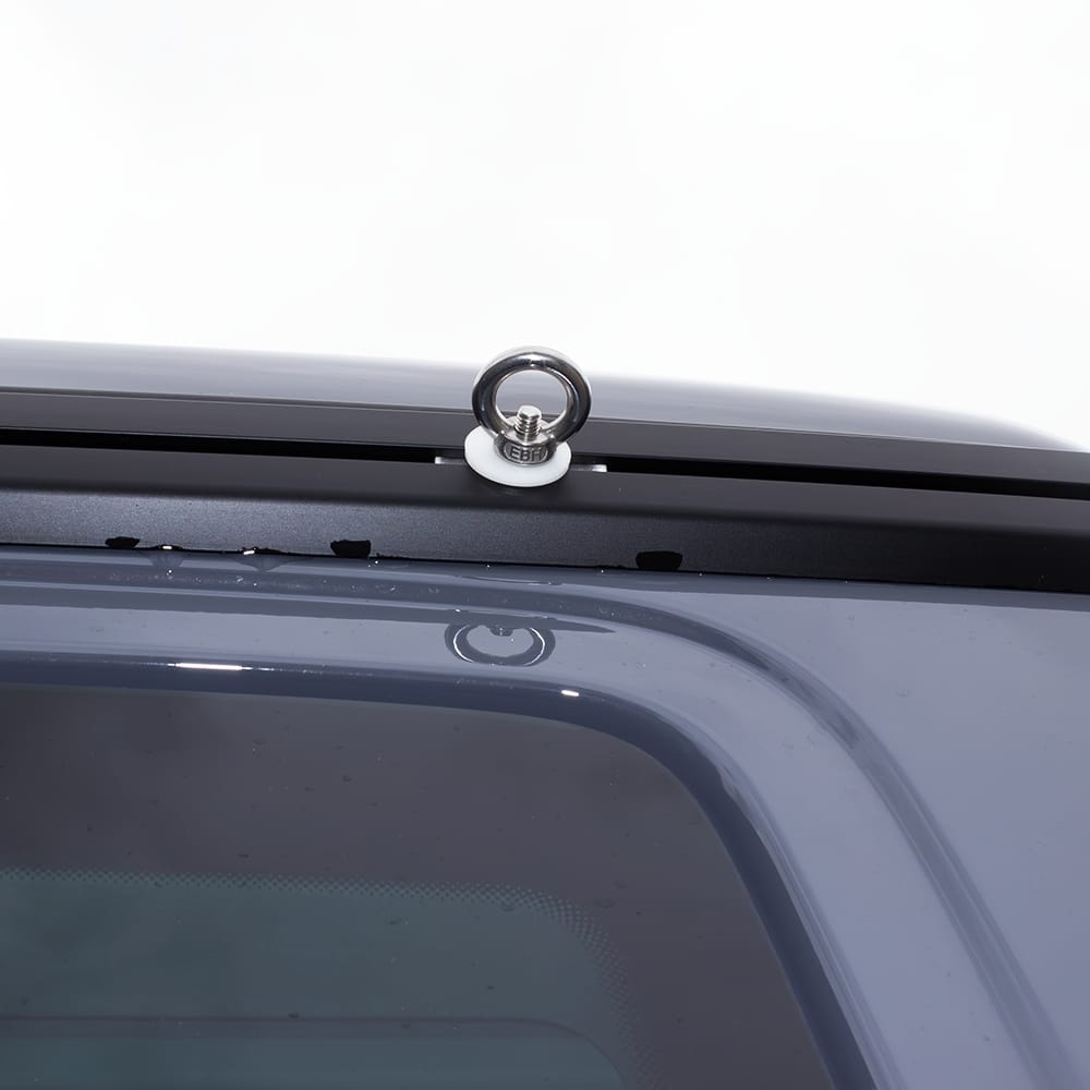 Öser Kederschiene auf weißem Hintergrund