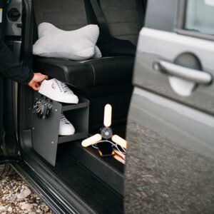 Schuhaufbewahrung shoeBOXX Schiebetür Beifahrerseite für Volkswagen T5/T6/T6.1